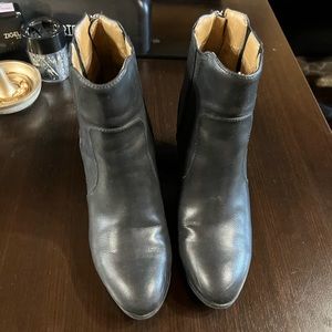 Adrienne Vittadini cowgirl ankle boots size 6.5